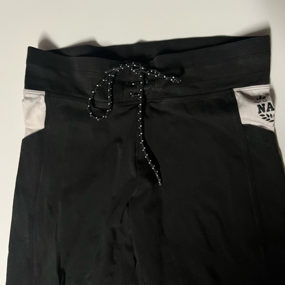 PINK brand leggings with pockets and tied waste band - Picture 2 of 3